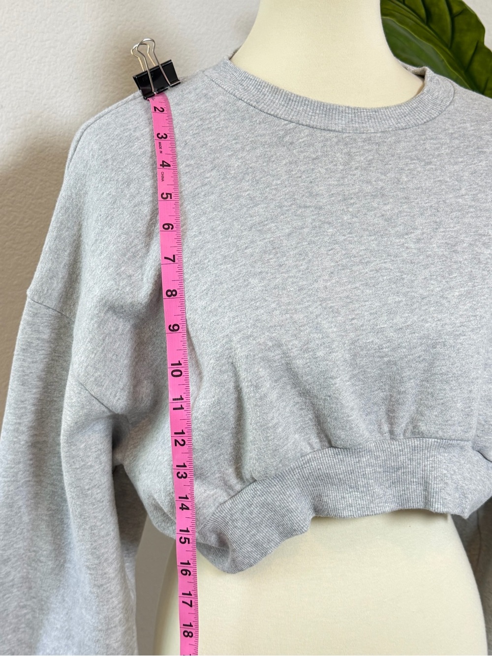 Aritzia Sweatfleece Mega Fit Cropped Crewneck - Picture 5 of 11